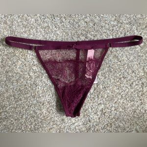 BRAND NEW Victoria’s Secret Burgundy Mesh & Lace V-String Panty Size Small